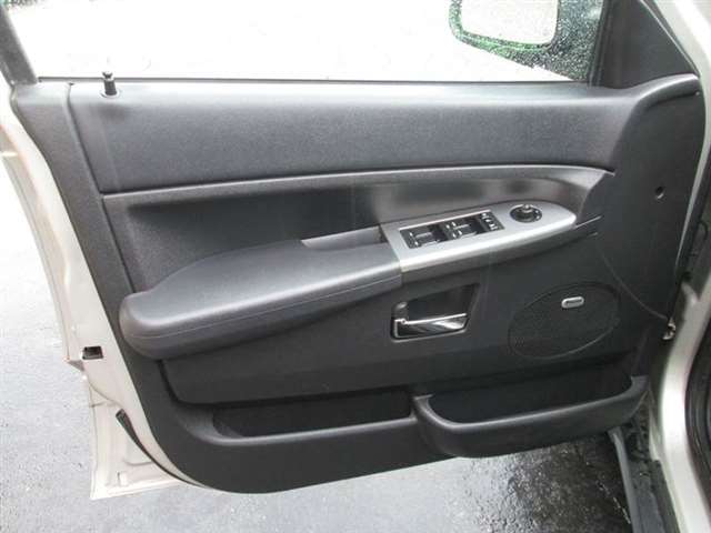 2010 Jeep Grand Cherokee 4x4 Laredo 4dr SUV